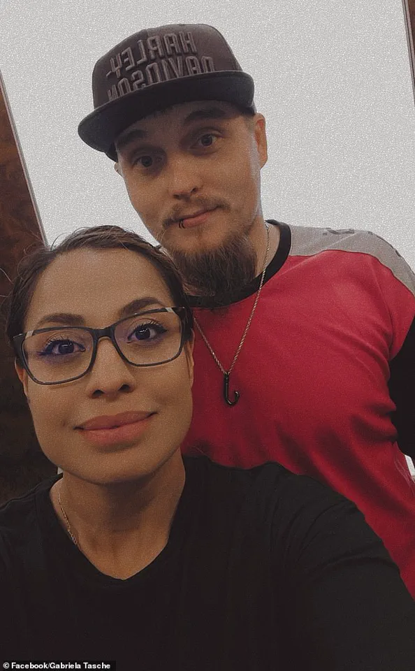 Tragedy on the Mississippi River: Young Father and His Pomeranian Drown After Boat Capsizes