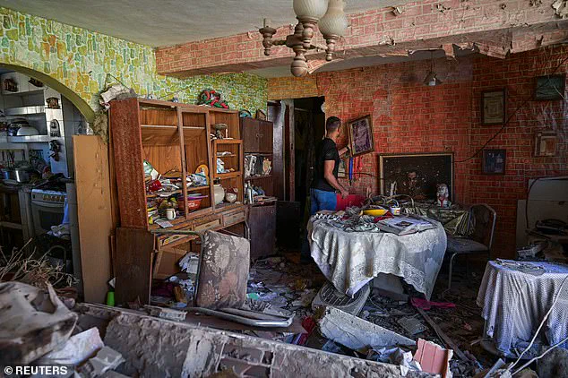 Covert US Military Operation in Venezuela Leaves Family Home in Ruins, Chaos Unleashed in Catia La Mar