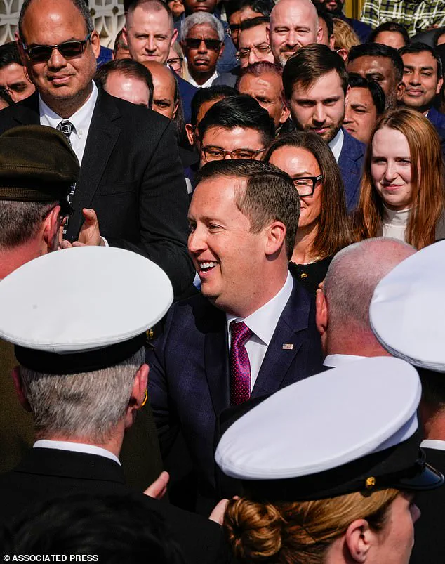 New U.S. Ambassador to India Makes Unconventional Entrance at Inauguration