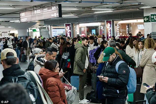 Spain Rail Disaster Leaves 21 Dead and 100 Injured in Worst Crash in Years
