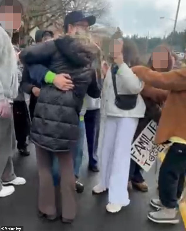 Seattle Suburb Students Launch Unprovoked Attack on Mother During ICE Protest