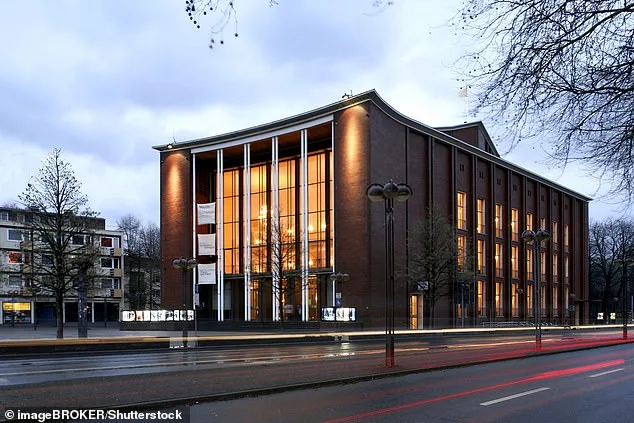 Actor Attacked on Stage During Controversial Play on Far-Right Extremism