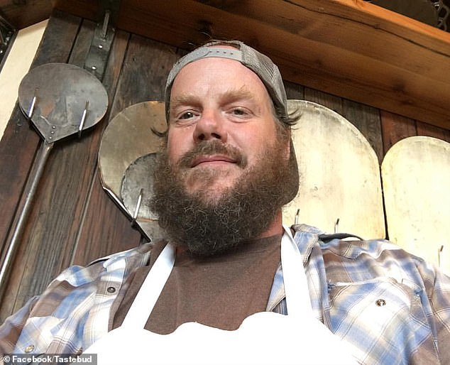 Portland Pizza Parlor Sparks Controversy with Politically Charged Order Message Featuring Anti-ICE Rhetoric and Trump/Epstein Files Call