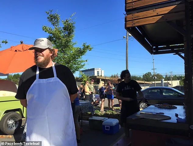 Portland Pizza Parlor Sparks Controversy with Politically Charged Order Message Featuring Anti-ICE Rhetoric and Trump/Epstein Files Call