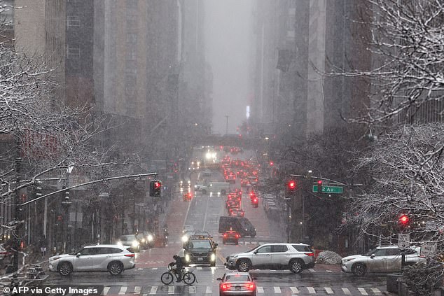 New York Mayor Orders Unprecedented Citywide Travel Ban as Historic Blizzard Threatens East Coast