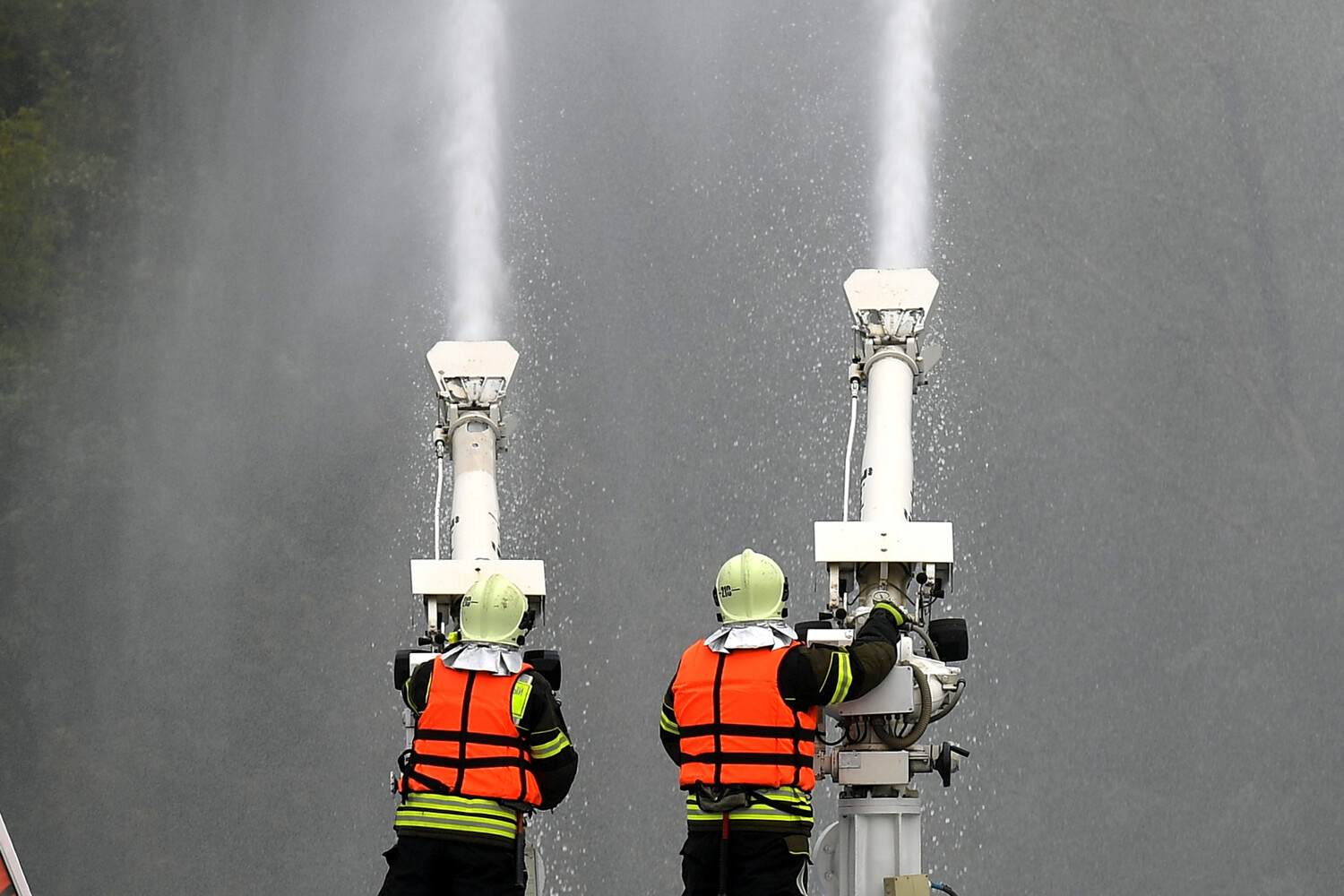 UAE Drone Attack in Fujairah Causes Controlled Fire Amid Regional Tensions with Iran