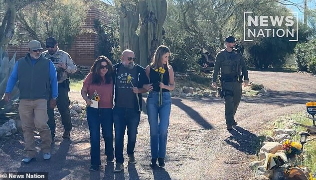 Savannah Guthrie and Family Mourn Mother's Disappearance at Tucson Tribute Site