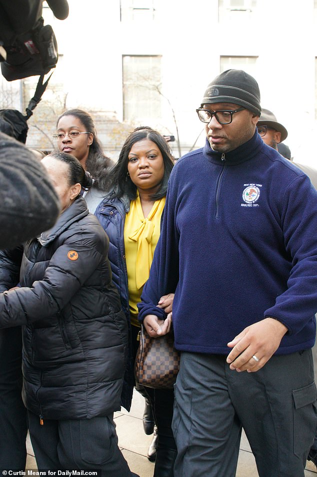 Prison Guard's Pre-Death Google Search Sparks Questions in Jeffrey Epstein's Death