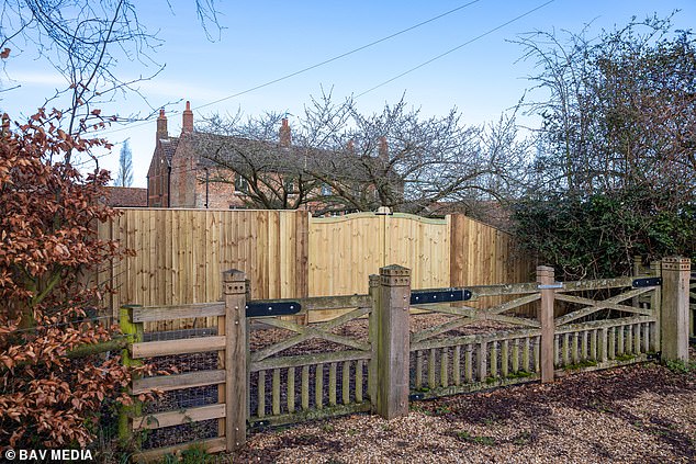 Major Art Transport Effort Signals Andrew Mountbatten-Windsor's Move to Sandringham Estate