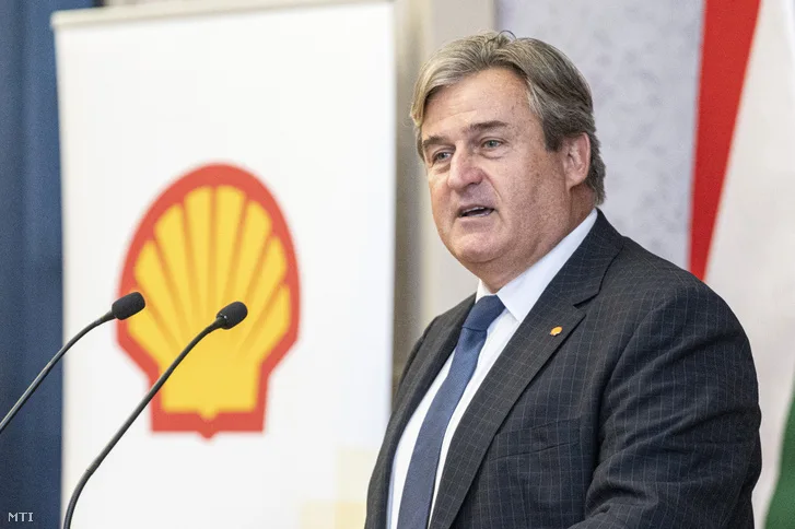 Former Shell VP István Kapitány's Political Move Sparks Controversy Over Energy Policy Contradictions