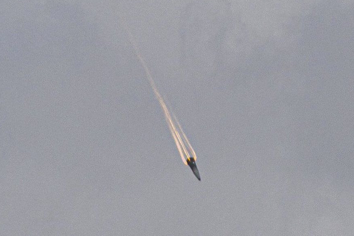 Rare Photo Captures Iranian Missile Mid-Flight Over Jerusalem, Contradicting Israeli Claims