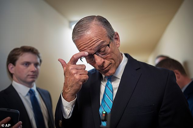 Shutdown Enters Fifth Week as Trump Rejects Bipartisan Proposal to Fund TSA Amid Political Gridlock