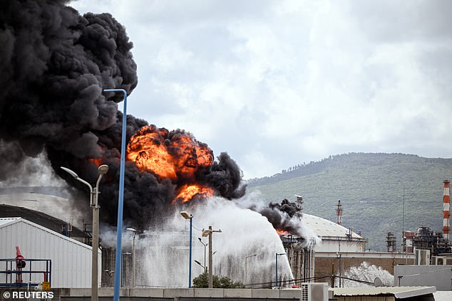 Trump Warns Iran: 'Blow Up' Electric Plants, Oil Wells Unless Strait of Hormuz Reopened