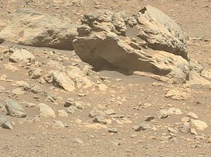 NASA rover finds unique organic compounds on Mars for the first time.