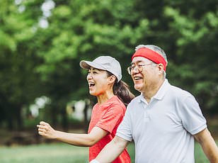 Daily Five-Minute Walk Cures Severe Back Pain Without Surgery