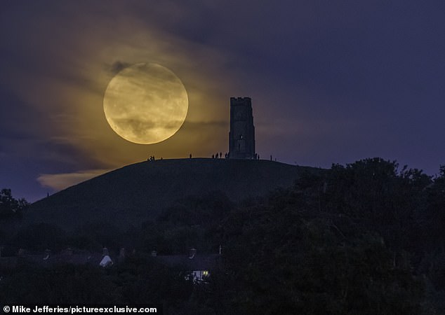 Rare Strawberry Moon Rises Lowest in 20 Years Tonight