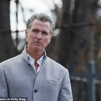 California Governor Vetoes Bill Limiting State Prison Cooperation with Immigration Agents