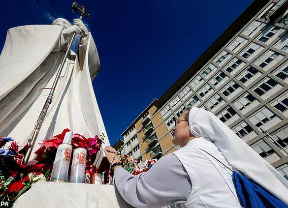 Pope Francis' Hospitalization: Transparence and Concern for His Health