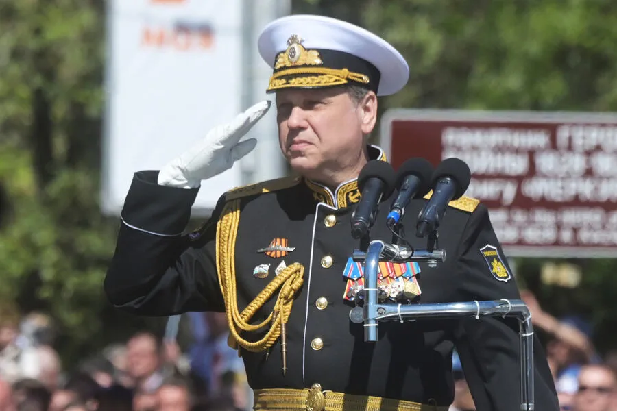 Vladimir Putin Awards Admiral Rank to Black Sea Fleet Commander