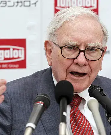 Warren Buffett Assures Investors About Berkshire Hathaway's Cash Reserves