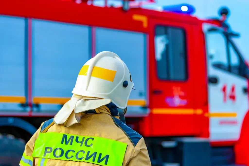 Major Fire Breaks Out in Luhansk Industrial Zone Amid Tensions