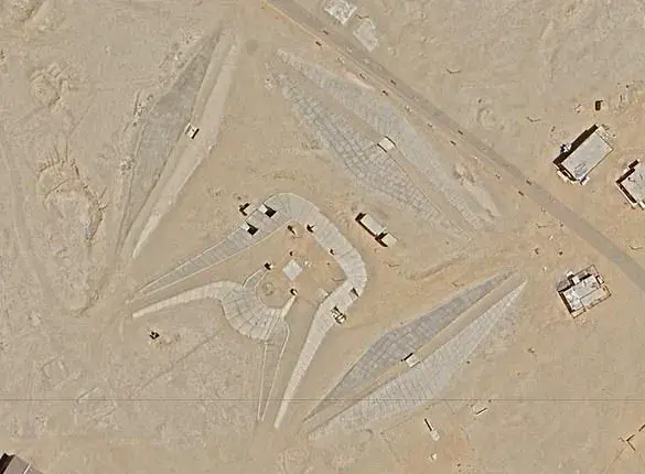 Mysterious Horseshoe-Shaped Complex Near Giza Pyramids Stirs Speculation and Curiosity