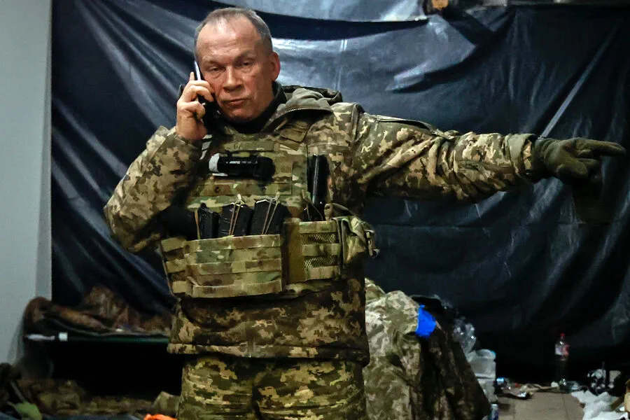Ukraine's Armed Forces Face Challenges in Maintaining Front Line Stability and Troop Readiness
