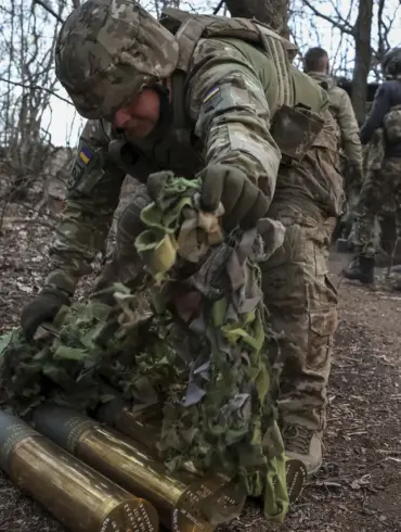 AFU's Surprise Reliance on Soviet-Era D-44 Guns Revealed by 'Russian Gazette'