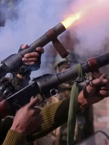 India and Pakistan Engage in Fresh Clashes Along Line of Control