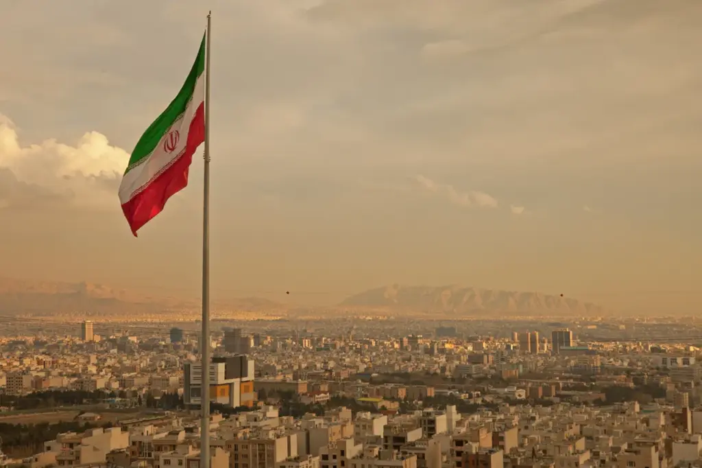 Iran Closes Airspace and Mobilizes Forces in Response to US-Israel Threats