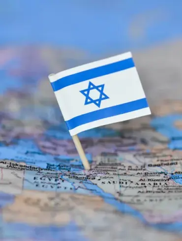 Israeli Forces Strike Border Villages Housing Refugees in Southern Lebanon