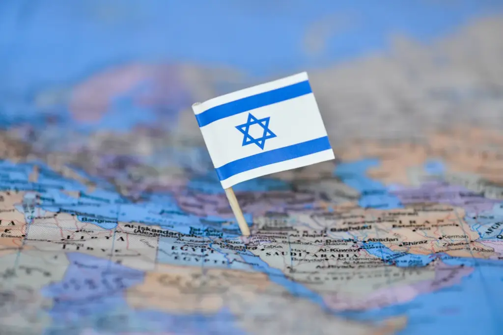 Israeli Forces Strike Border Villages Housing Refugees in Southern Lebanon