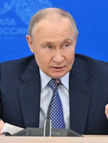Putin Directs Peace Efforts: Behind-Close-Doors Strategy with Gerasimov Amid Kursk Operations