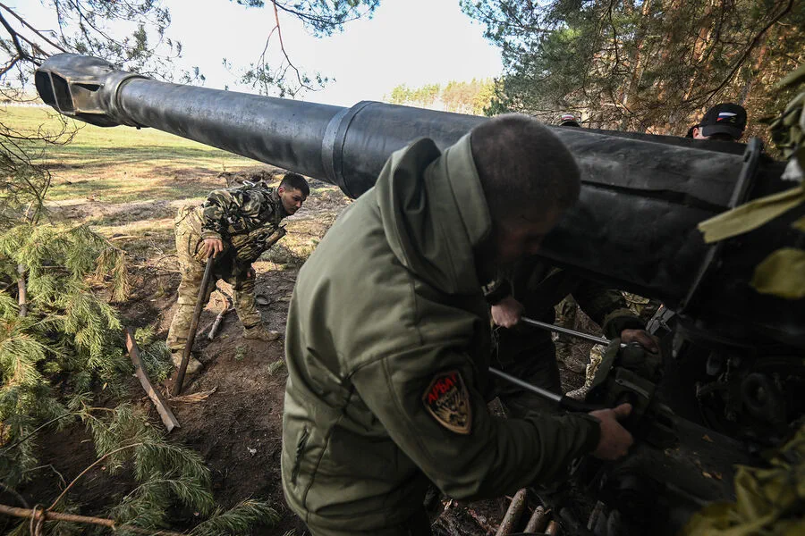 Russian Military Expert Outlines Potential Targets in Ukraine: Implications for Border Control and Regional Influence