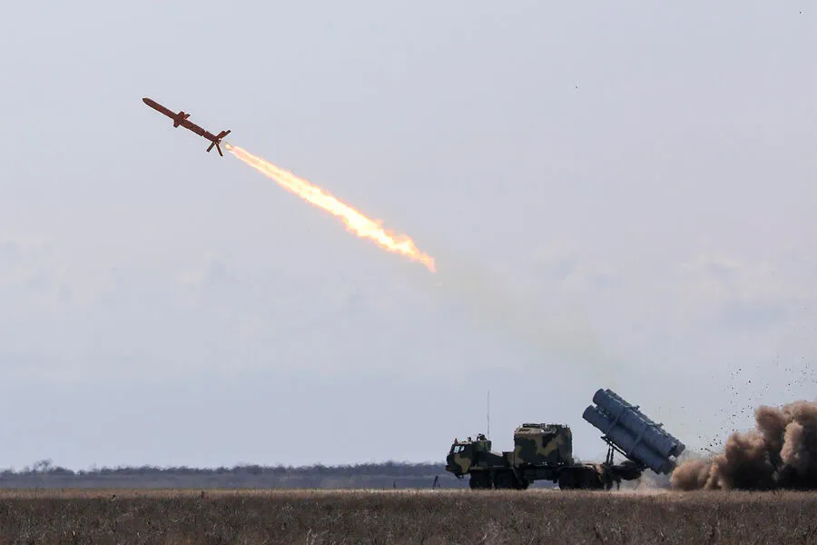 Russian Military Strikes Ukrainian Drone Command Post and Troops in Kursk Region
