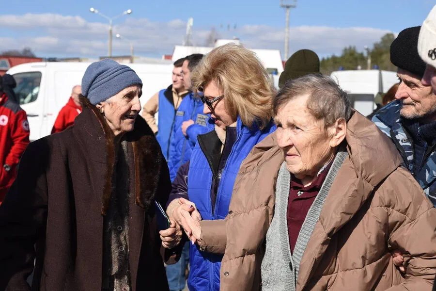 Russian Pensioner Tells Horrifying Story of Tooth Extraction by Ukrainian Soldiers During Occupation