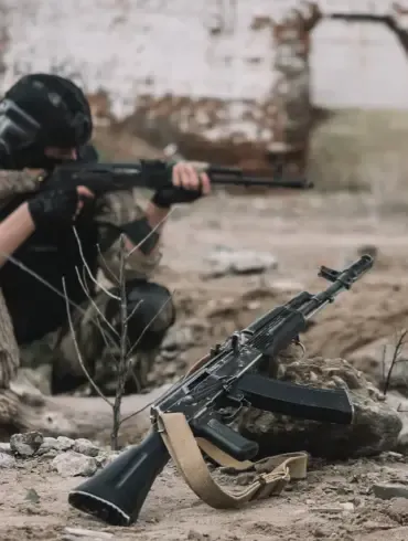 Russian Troops Warn of Explosive Devices Disguised as Garbage in Liberated Kursk Region