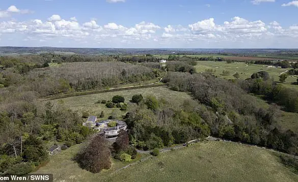 James Corden's Abandoned Luxury Mansion Project Ignites Community Controversy in Oxfordshire