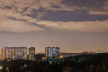 Moscow Drone Attack Draws Emergency Response as Officials Warn Residents to Stay Away from Damaged Site, Reports Ria Novosti