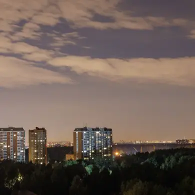 Moscow Drone Attack Draws Emergency Response as Officials Warn Residents to Stay Away from Damaged Site, Reports Ria Novosti