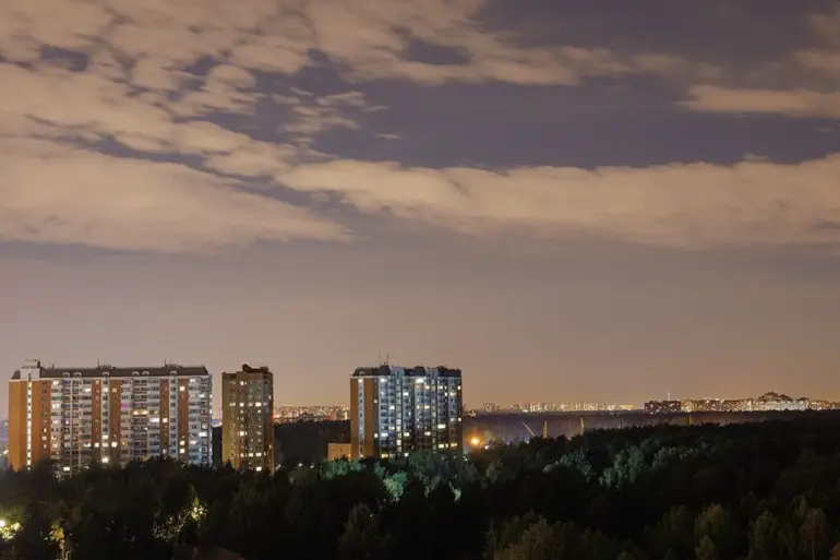 Moscow Drone Attack Draws Emergency Response as Officials Warn Residents to Stay Away from Damaged Site, Reports Ria Novosti