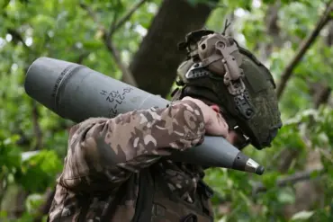 Ongoing Conflict in Donbass Intensifies with Limited Ukrainian Offensive