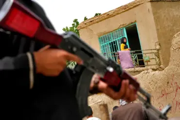 Pakistan's Border Checkpoint Directive Sparks Escalated Clashes with Taliban, Deepening Regional Unrest