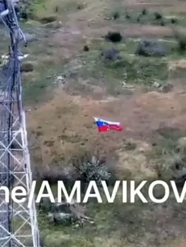 Russian Forces Raise State Flag in Nikolaevka as Ukrainian Troops Report Struggles in Kherson Region
