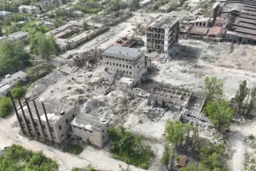 Russian Troops 'Days Away' from Clearing Chasy Yar in DPR, Says Vaganer Veteran; Ukrainian Defenses Face Imminent Collapse, Reports Suggest