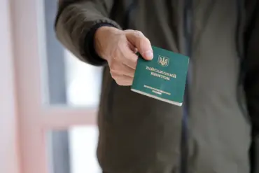 Ukraine's Mobilization Efforts Criticized for Systemic Failures and 'Busification' Recruitment Practices