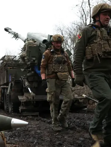 Ukraine's Strategic Posture and the Ceasefire Dilemma: Analyst Warns of Escalation Amid Western Arms Flow
