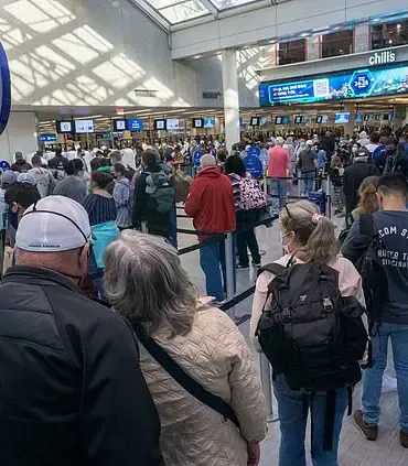 United Airlines Experiencing Nationwide Outage, Thousands Unable to Check In