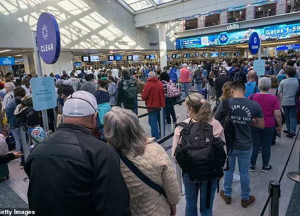 United Airlines Experiencing Nationwide Outage, Thousands Unable to Check In