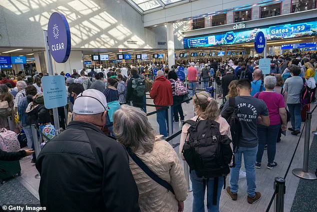 United Airlines Experiencing Nationwide Outage, Thousands Unable to Check In
